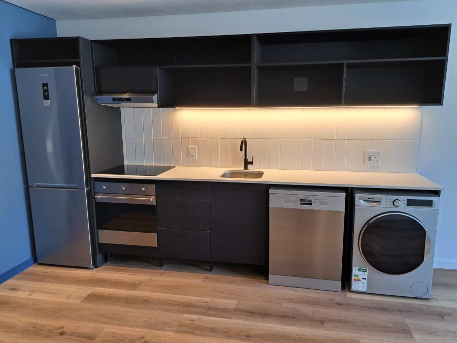 To Let 1 Bedroom Property for Rent in Sea Point Western Cape